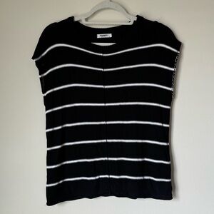 Zeagoo Black and White Striped Short Sleeve Tee